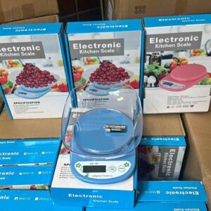 Digital kitchen scale with bowl