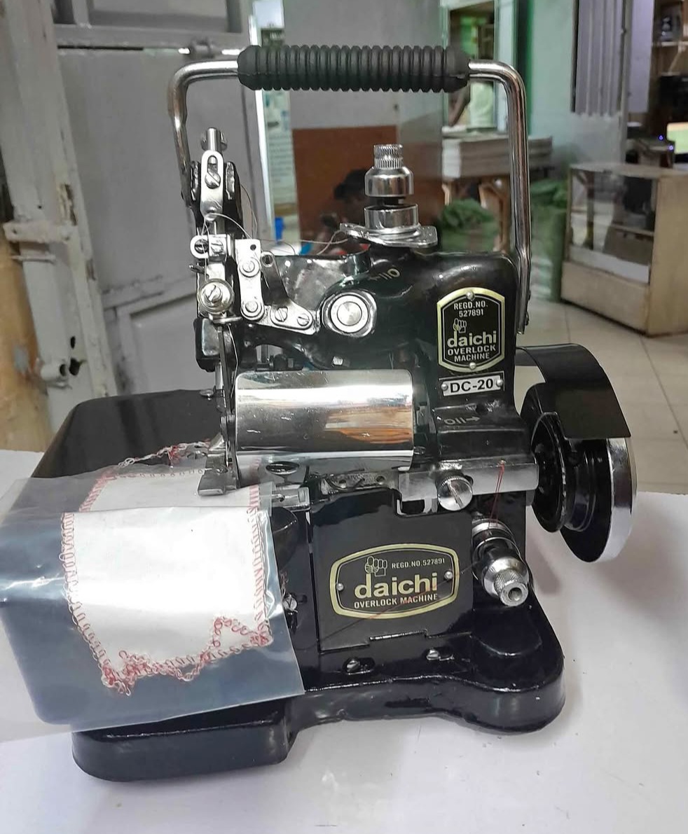 Super overlock sewing machine